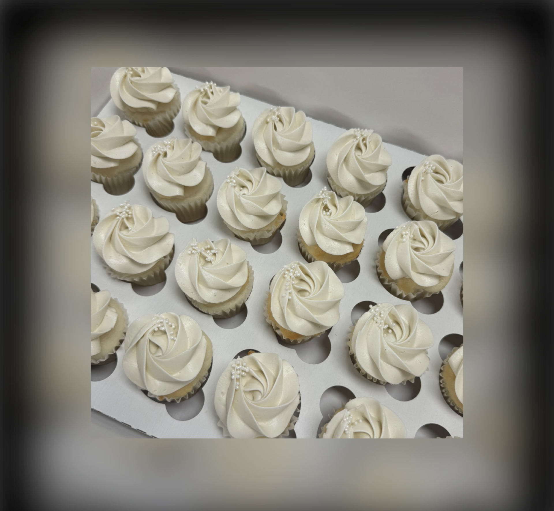 Gateau Signe M cakes for any event