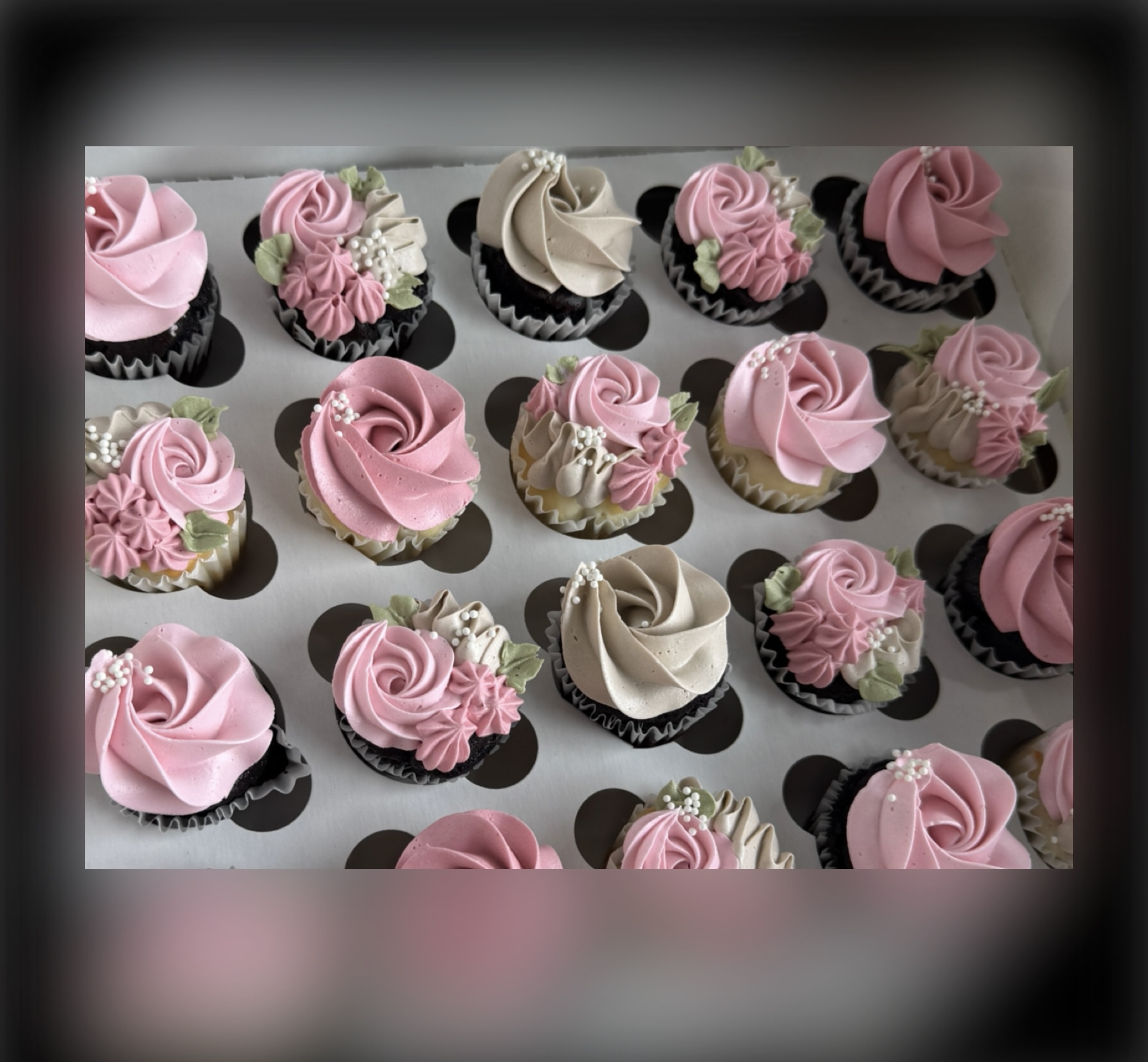 Gateau Signe M cakes for any event