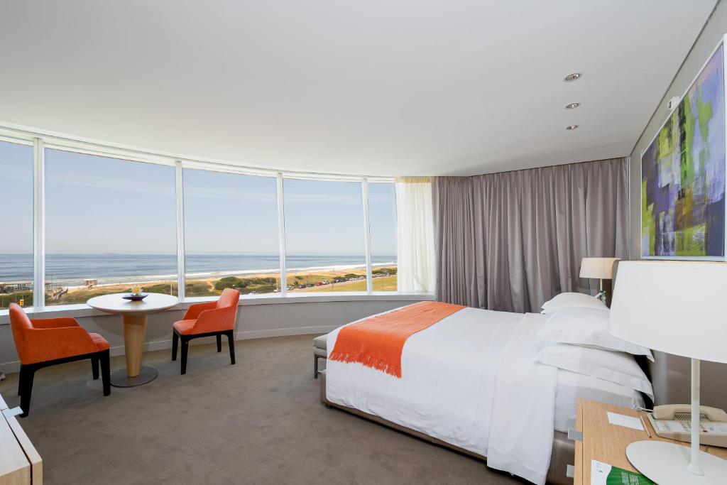 Hotel The Grand