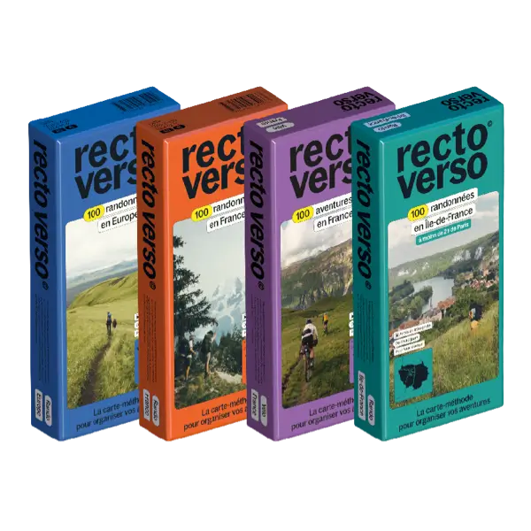 Quatre coffrets colorés de la collection 'recto verso' contenant des cartes-méthodes pour organiser des randonnées et aventures en Europe et en France.