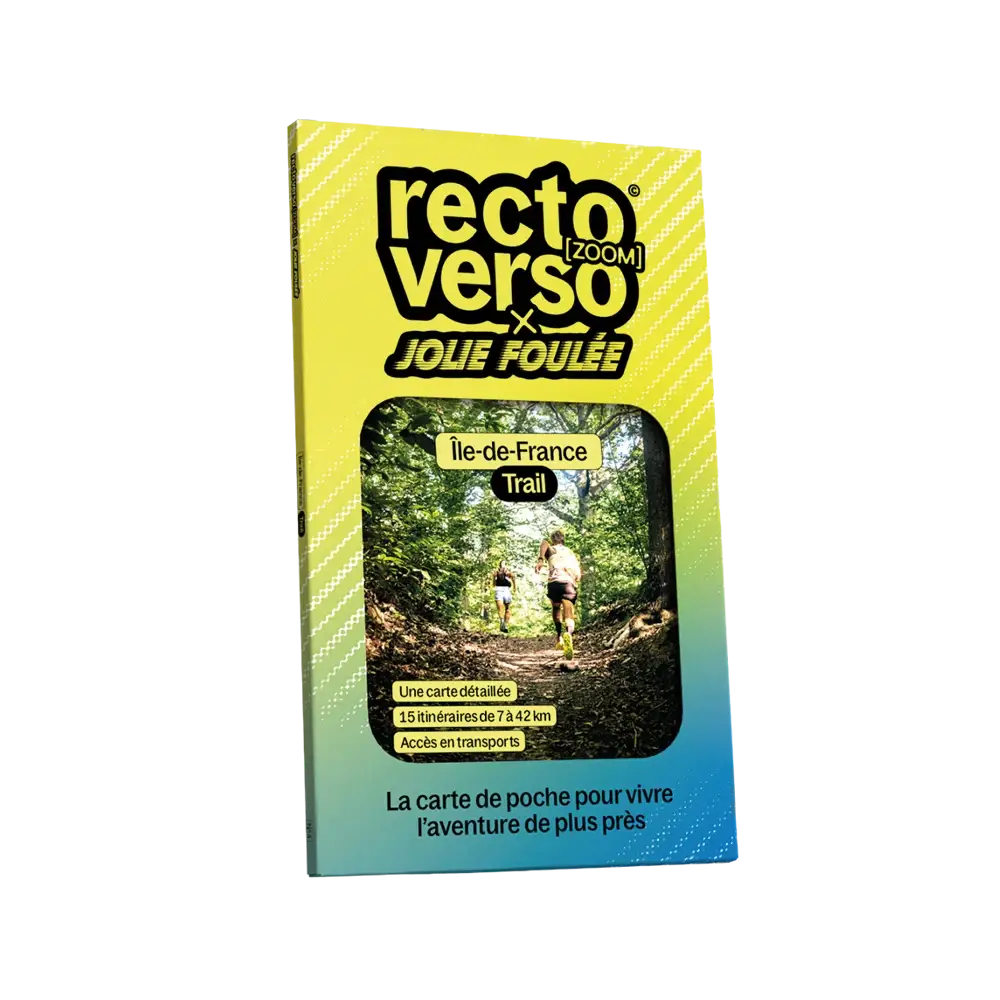 Trois brochures Recto Verso avec des couvertures de paysages naturels en jaune, rose et bleu.