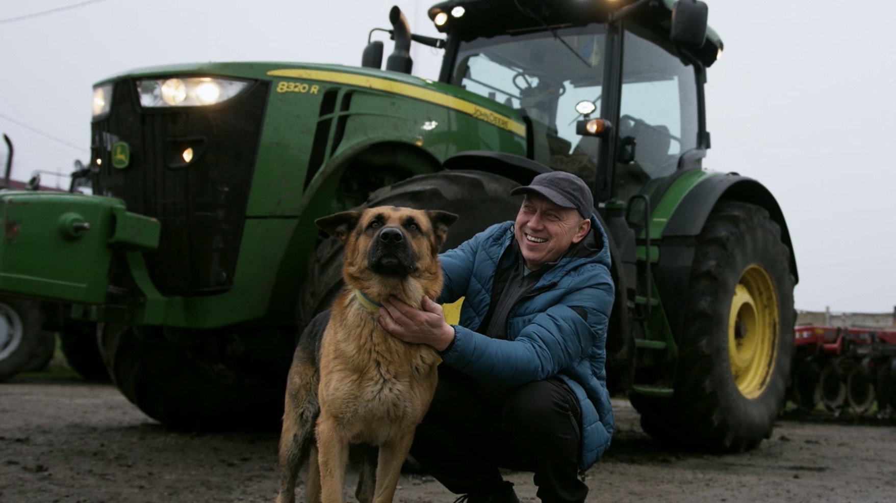Це було восени 2025.
Гуманітарна організація MercyCorps шукала тих, хто зможе зробити ролик, що підсумує діяльність компанії. Їм сподобалися наші анімаційні кейси, саме тому вони довірили цю задачу нам)