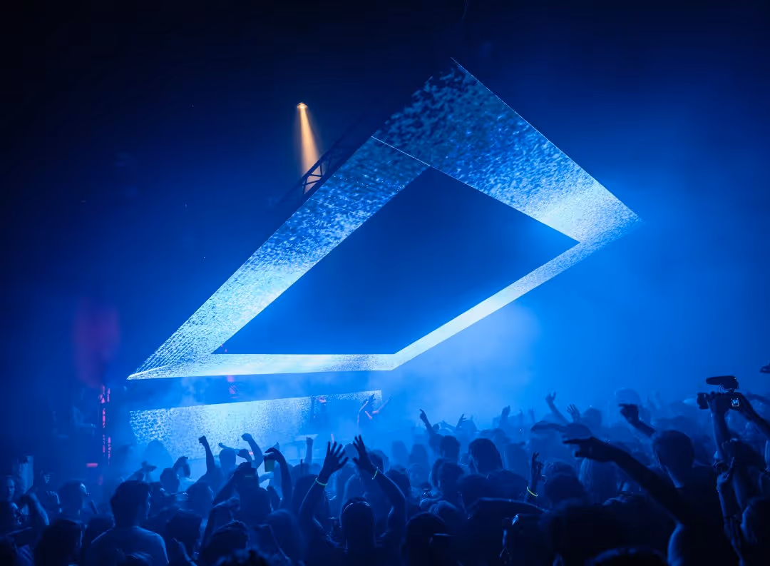 Forza w/ Spacer Woman / Eva Vrijdag