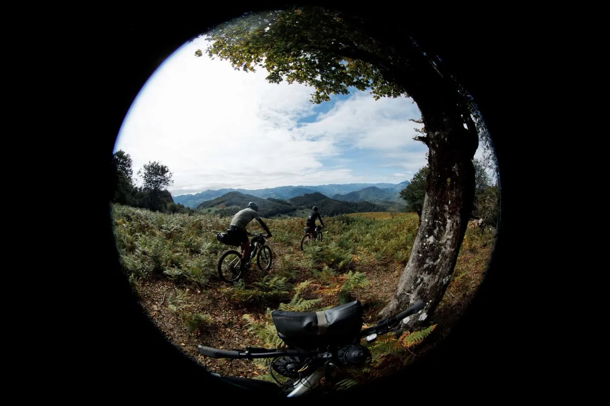 Paysage croisé en VTT dans le Pays Basque.