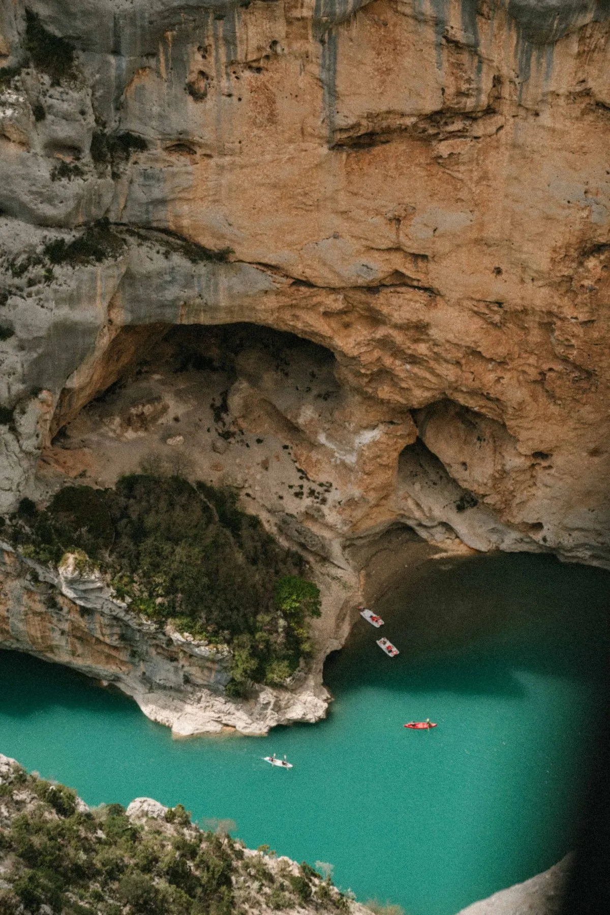 Les gorges du Verdon, quelques bateaux et une eau turquoise