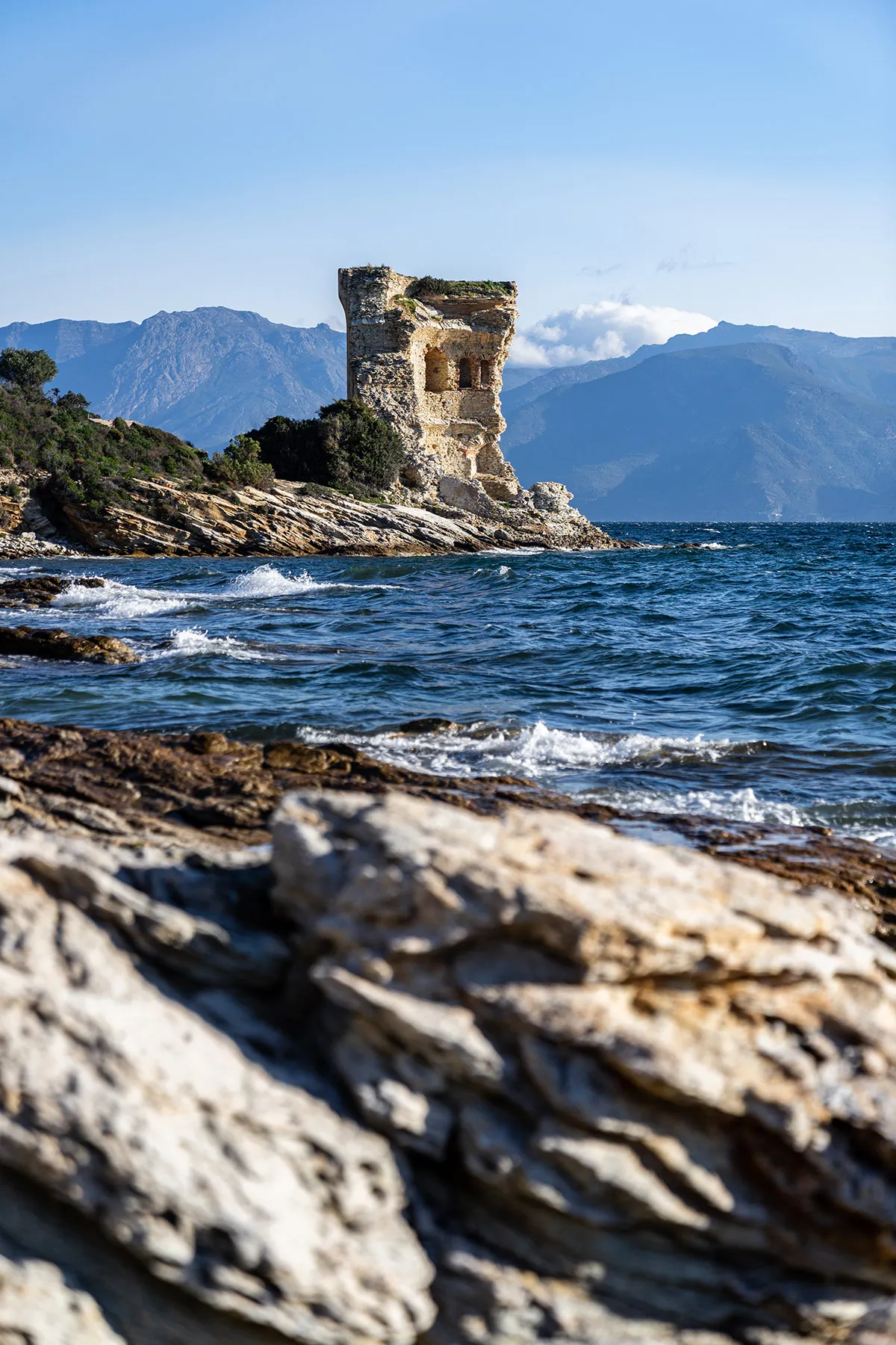 Tour génoise de la Mortella dans le désert des Agriates