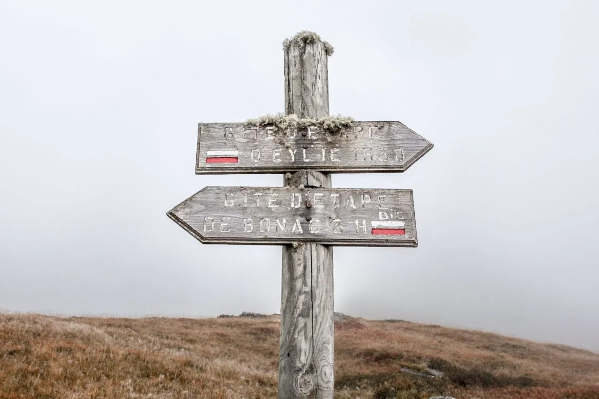 Signalétique de la randonnée du tour du biros en Ariège.