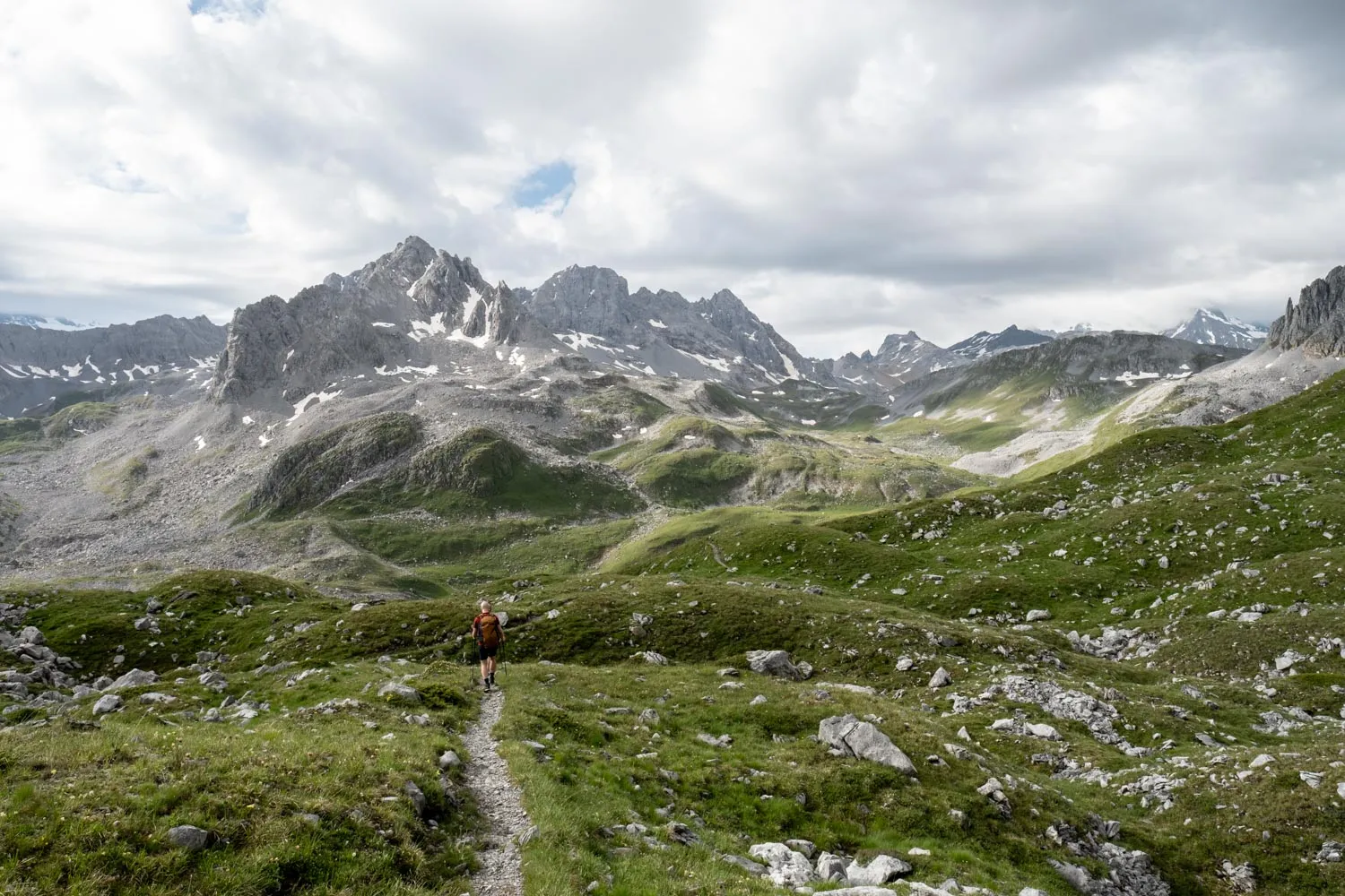 Randonner dans la vallée des Avals