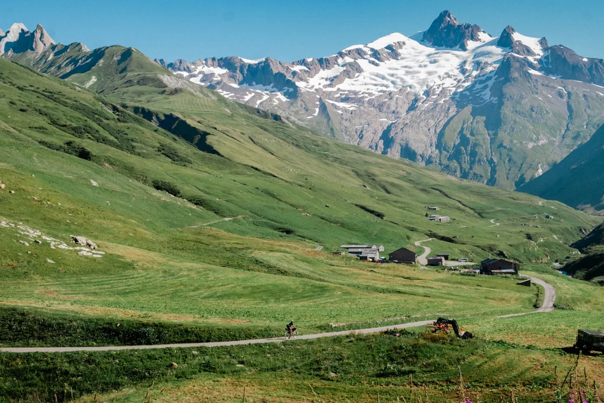 Traverser les Alpes de Chamonix à Milan en gravel