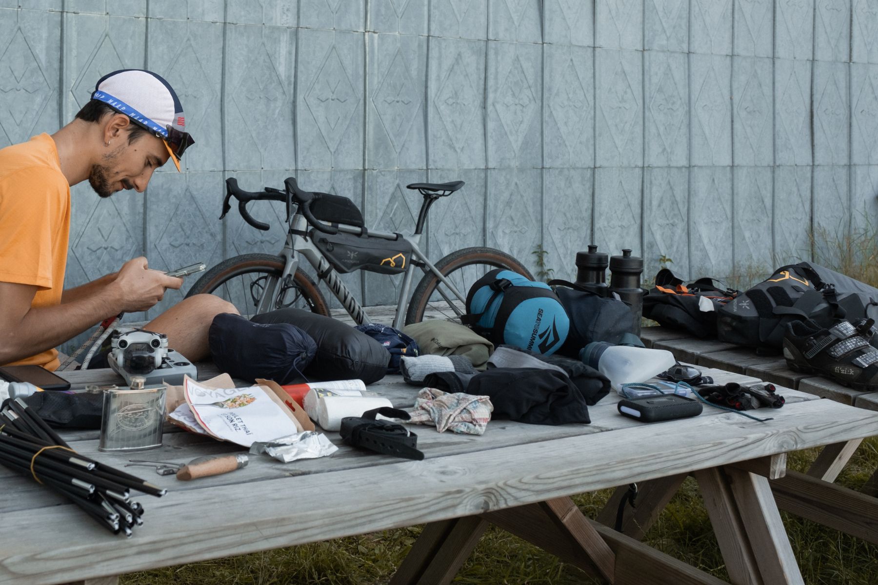 20 conseils pour partir à l’aventure pas cher en 2026