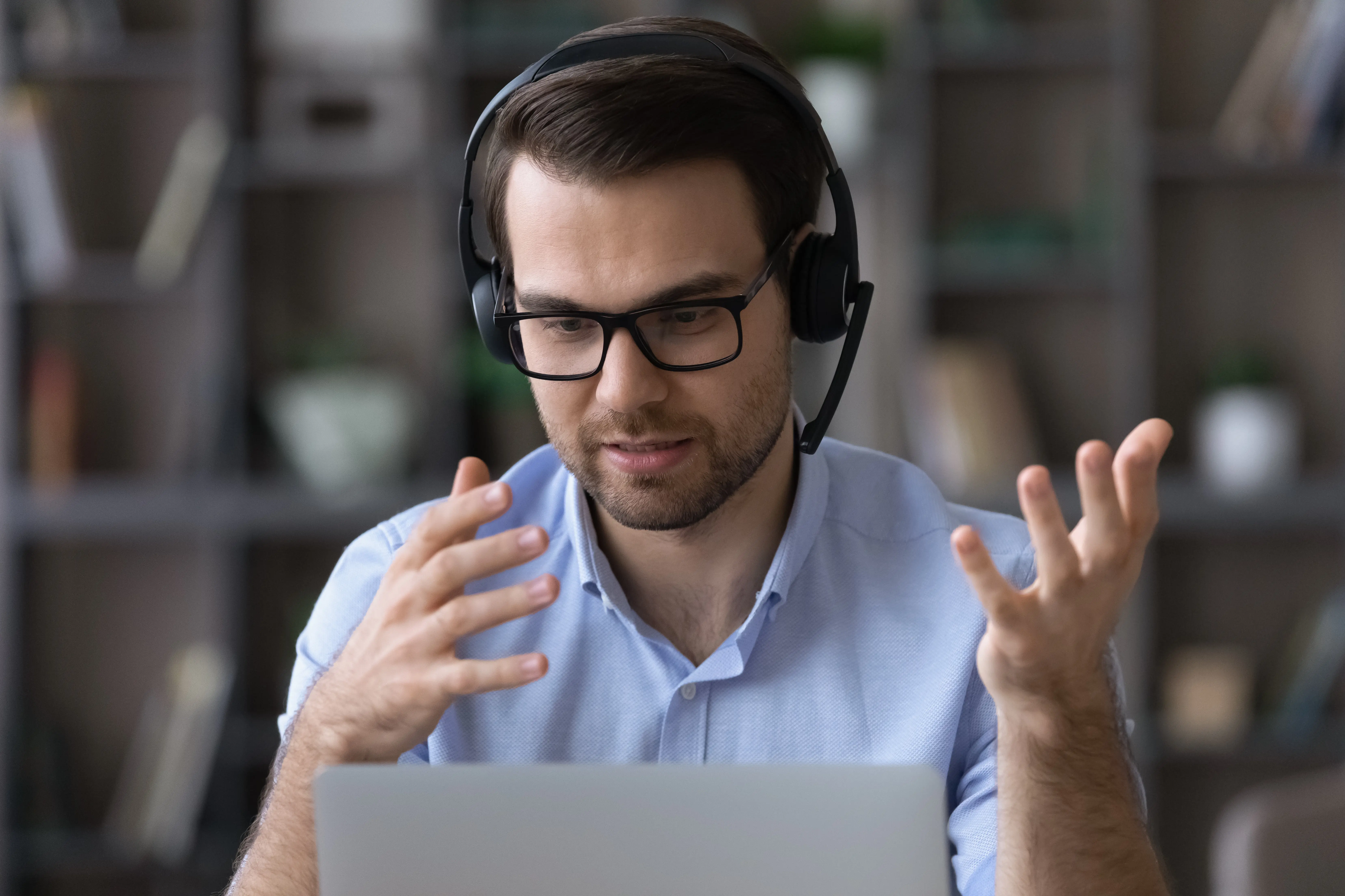 Reducing Support Tickets with Smart Software Delivery: A Data-Driven Look 