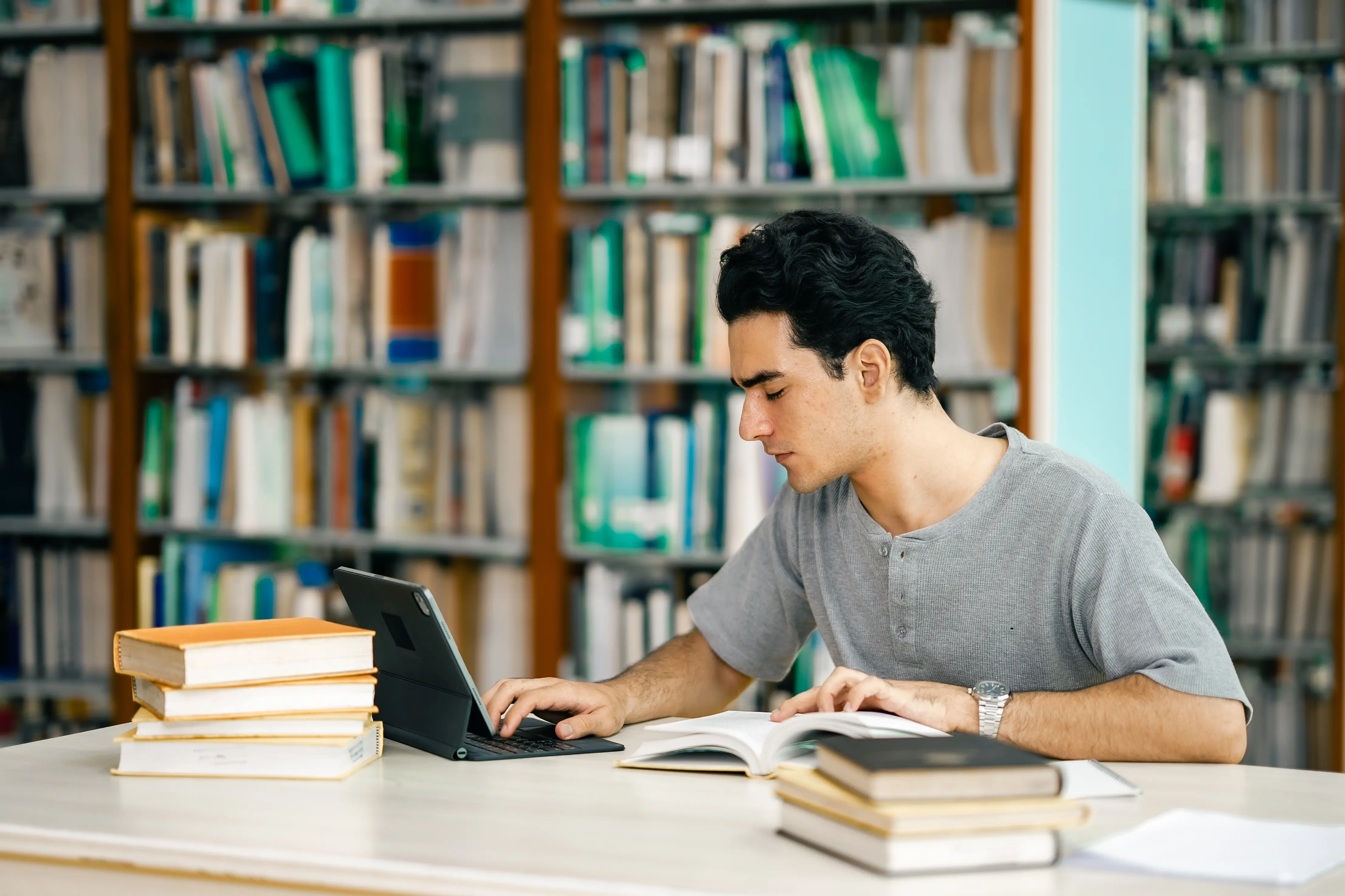 Transforming Campus Libraries into Digital Learning Hubs 