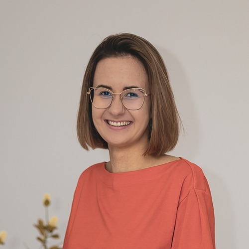 Portrait of Kinga Koszalka, founder of Furnilo