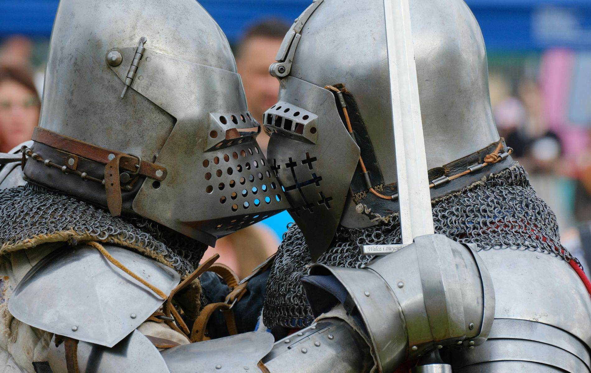 Deux pièges invisibles : le goût du malheur et la culture du combat