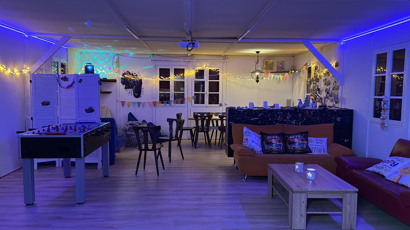 Waikiki Lounge 3