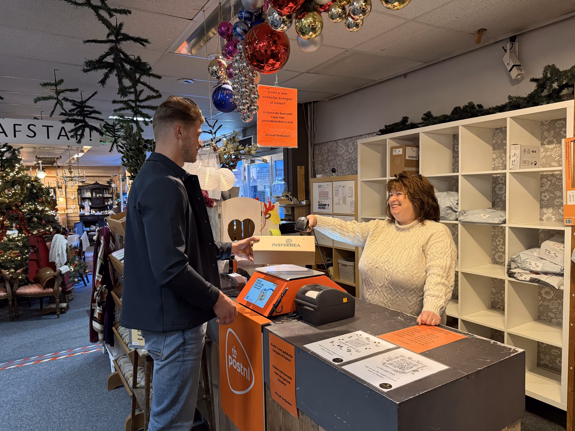 Impressie van brocante zaal