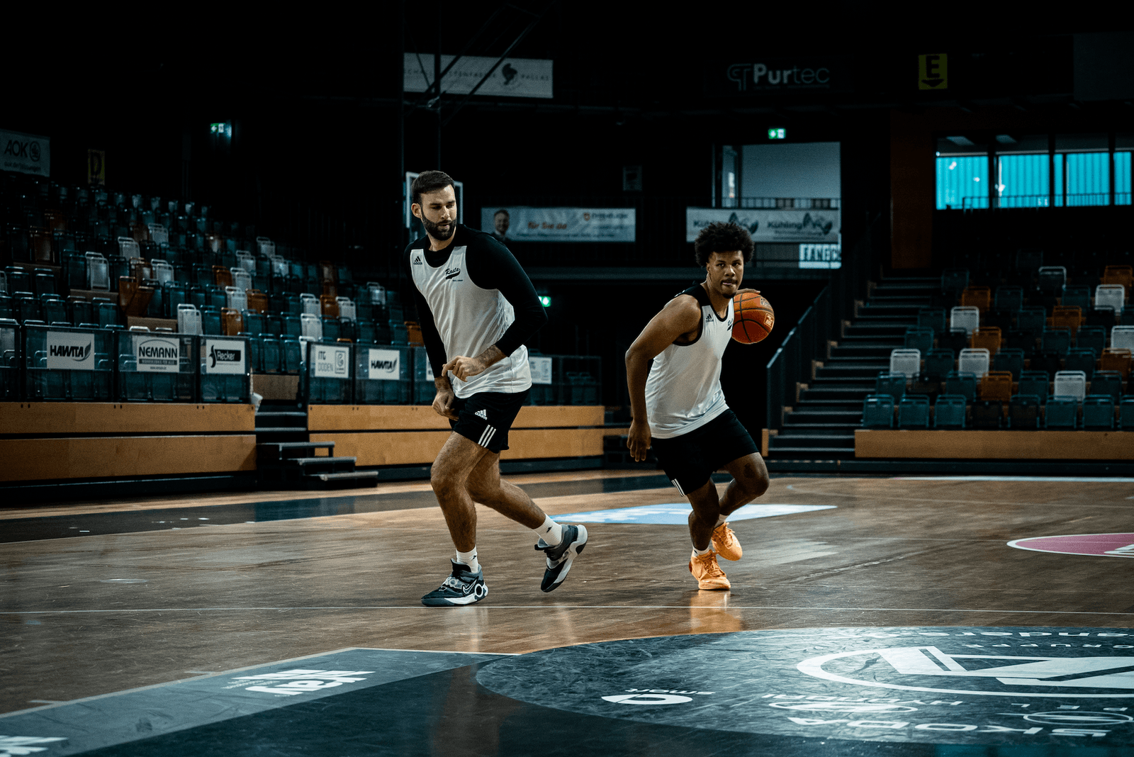 ZWEI NEUE CENTER UND COMBOGUARD HEUTE DABEI!