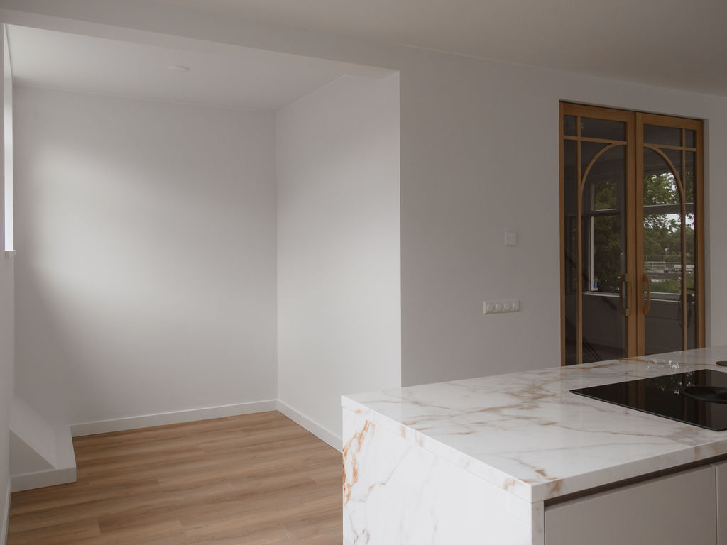 Luxe gerenoveerde woonkamer en keuken