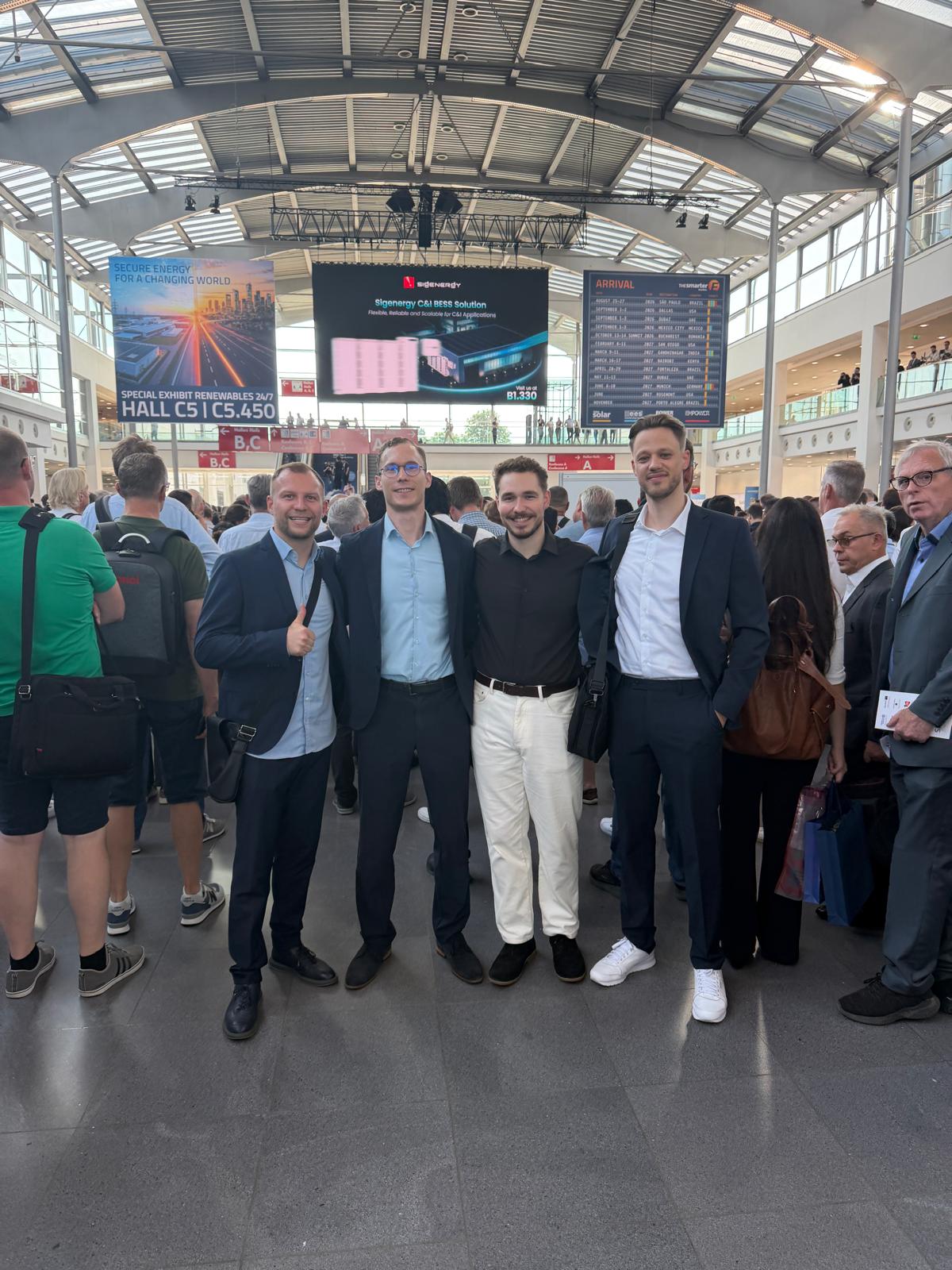 Vier Mitglieder des Ossler-Solar-Teams