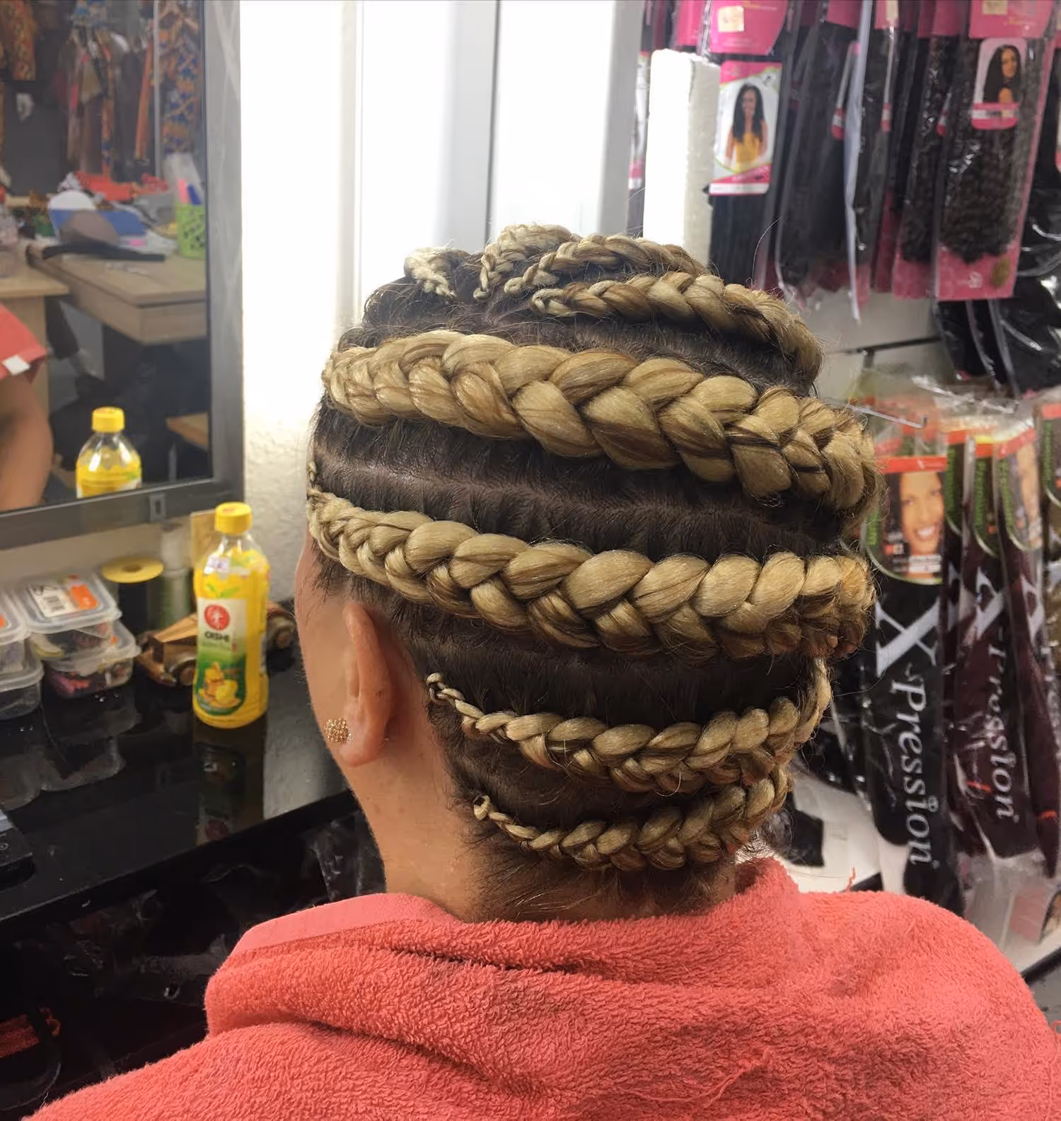 Protective braids hairstyle at Fineboy Barbershop Bern