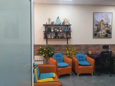  image of entrance to gynaecologist cabinet