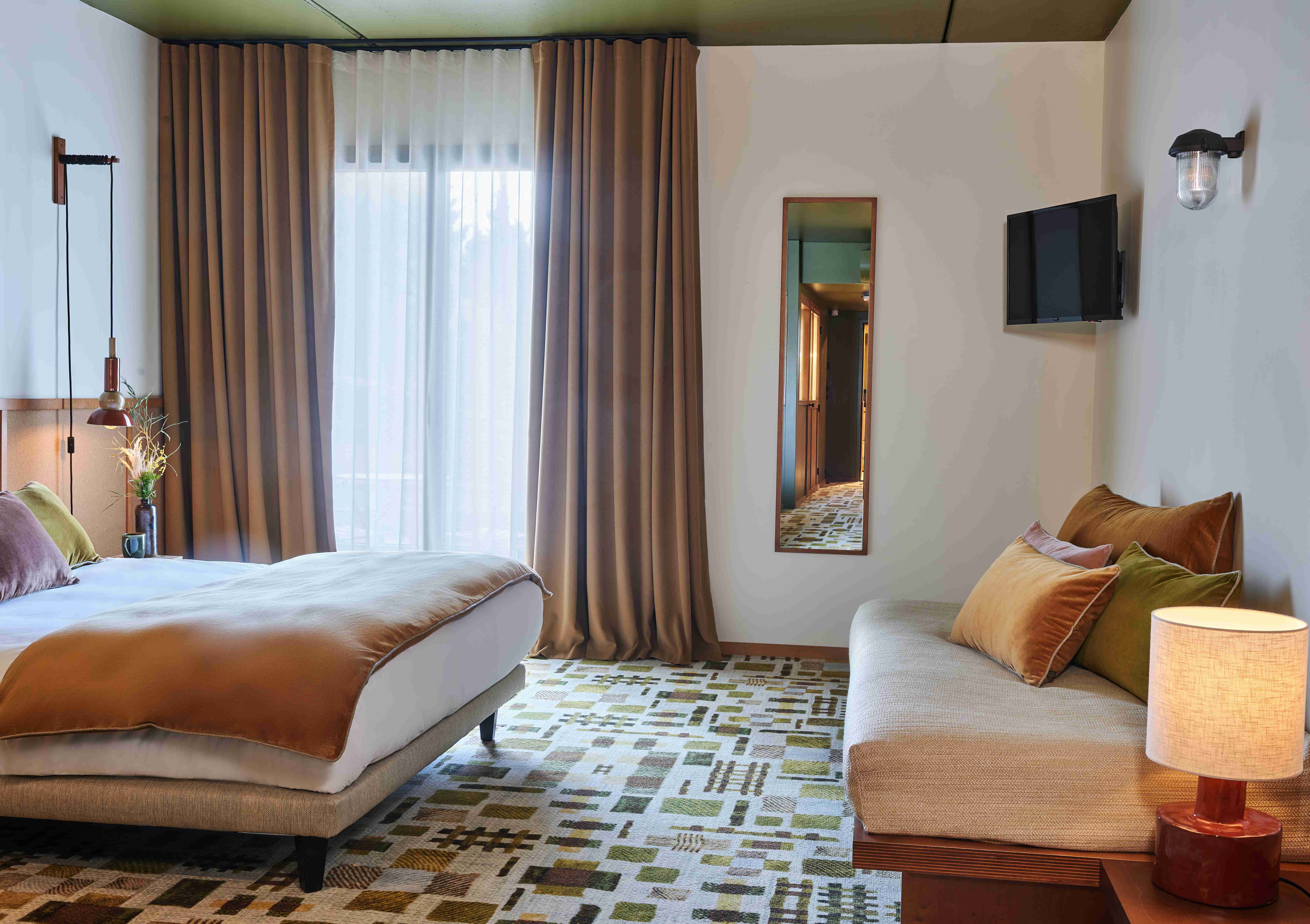 Chambre triple rénovée de l’Hôtel Oré Saint-Malo, hôtel 4 étoiles familial, idéale pour familles ou amis