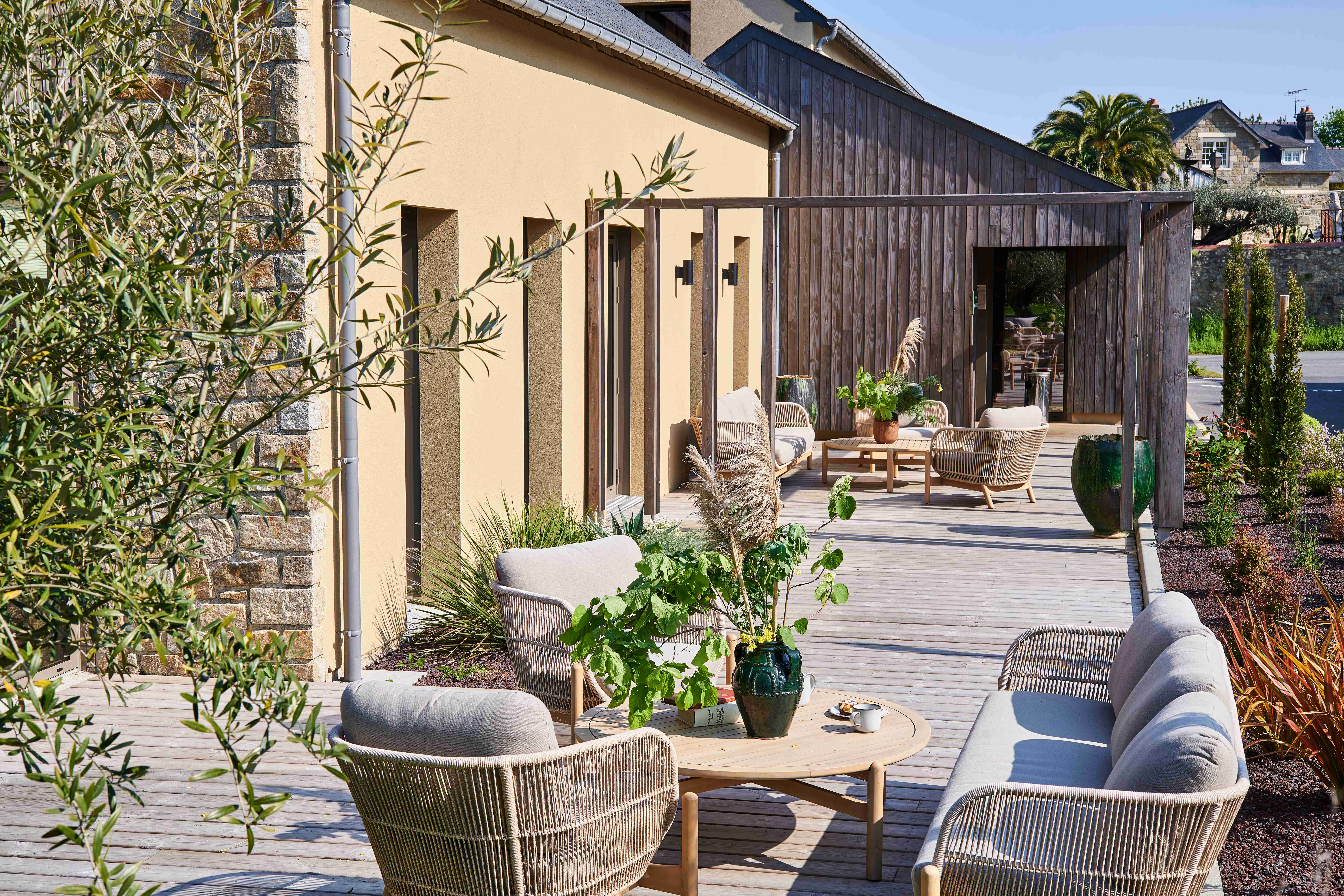 Terrasse de l'Hôtel Oré, hôtel familial 4 étoiles à l’entrée de Saint-Malo