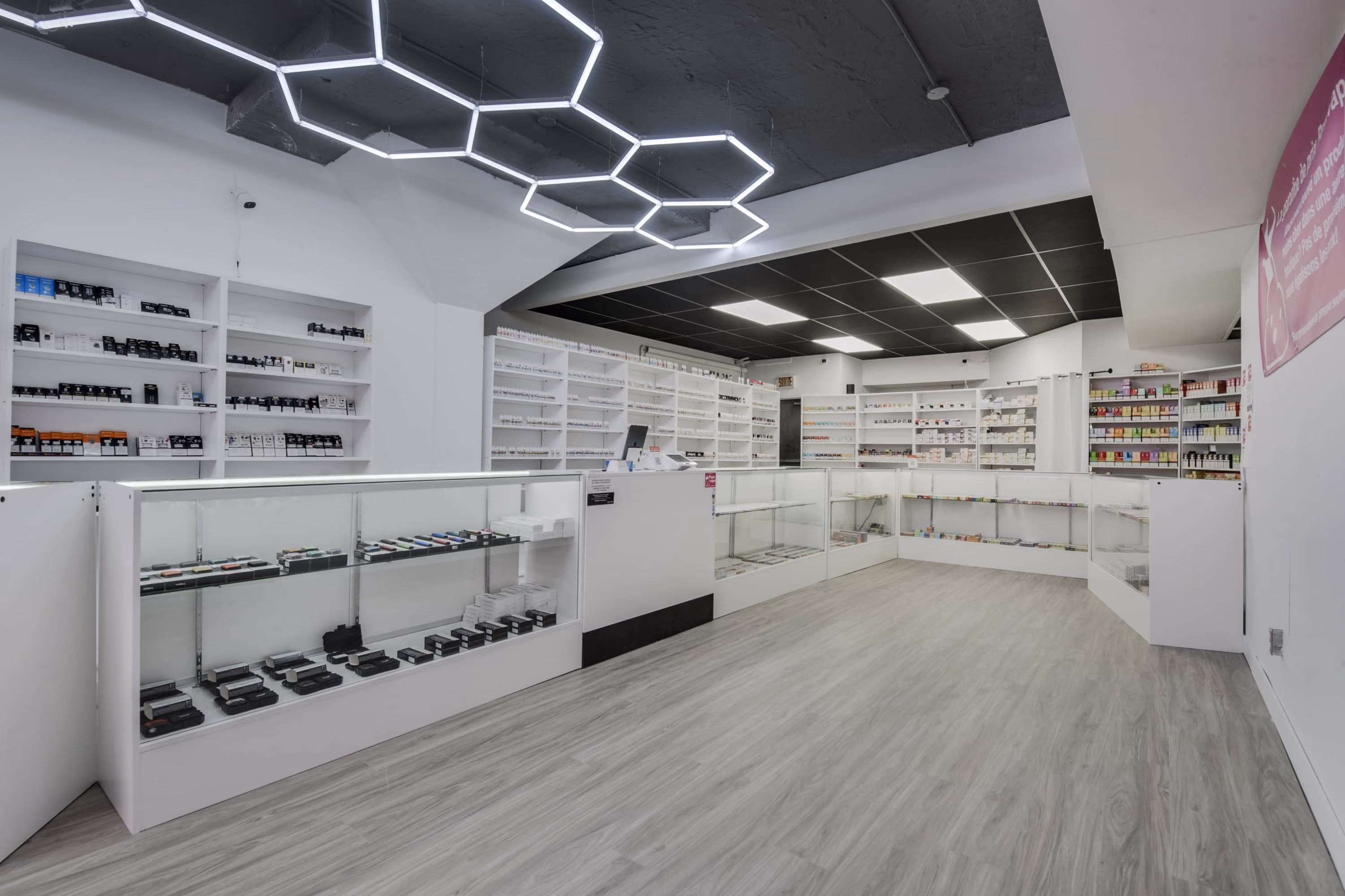 Comptoir de service de la boutique de l'avenue Myrand