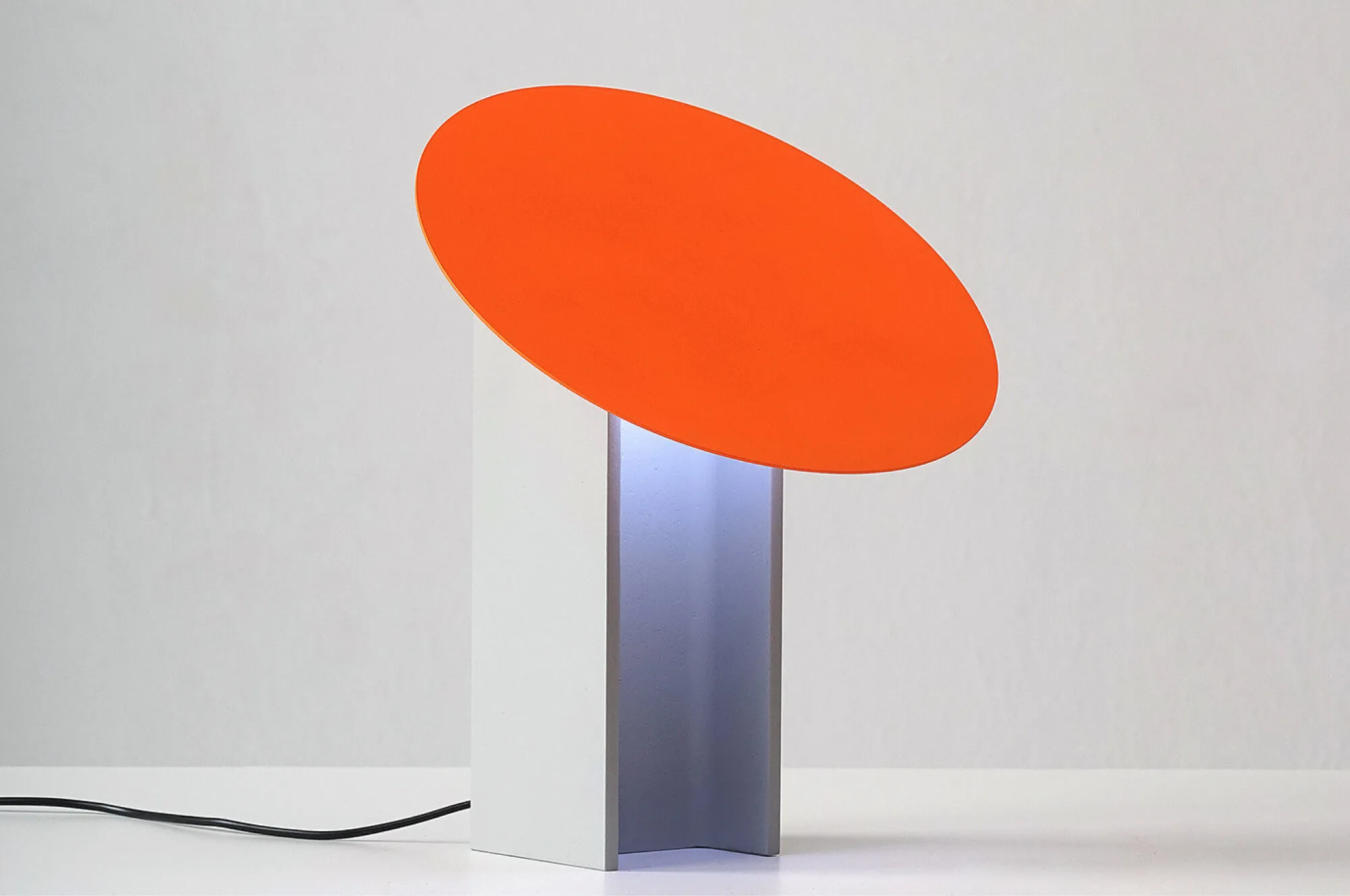 Simple, sharp lines combined with soft, controllable light.