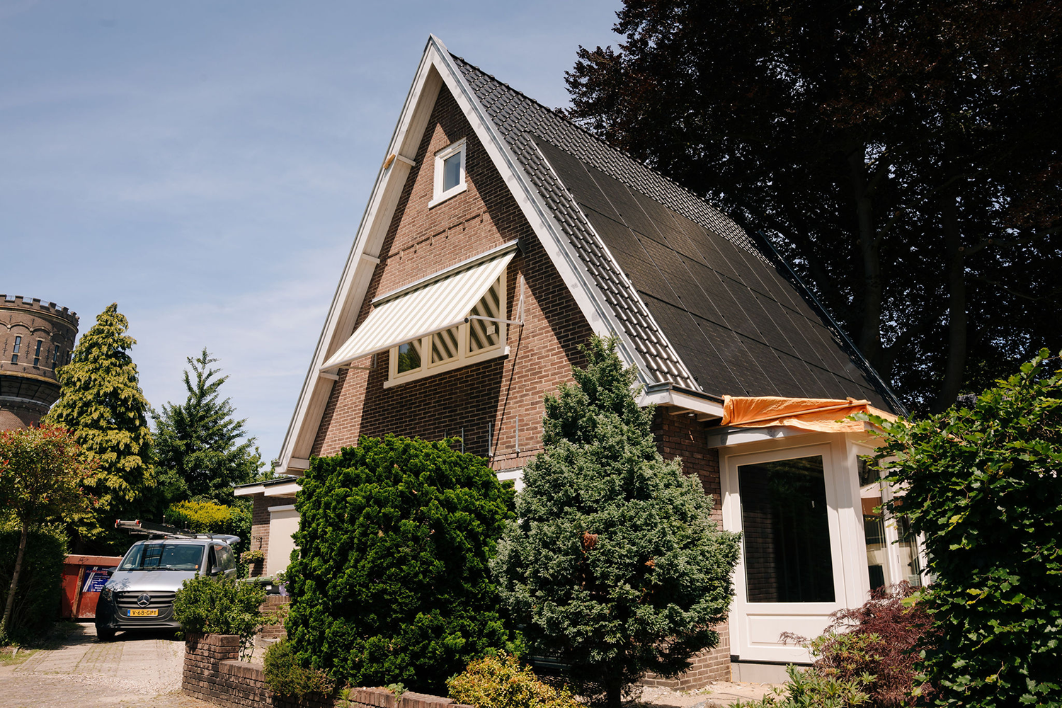 Dag met ingebouwde zonnepanelen