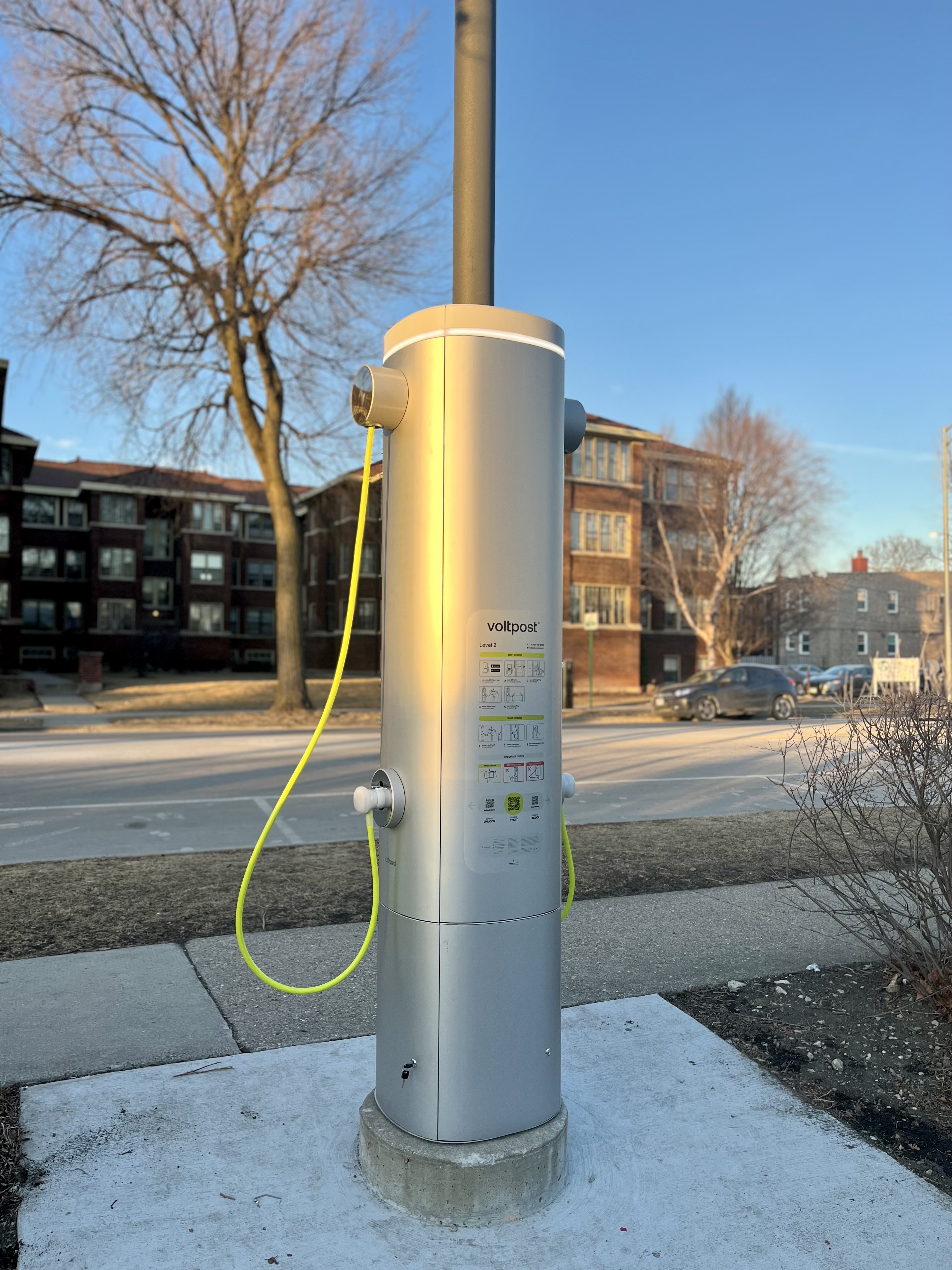 Park District debuts new lightpost EV charging station in Oak Park