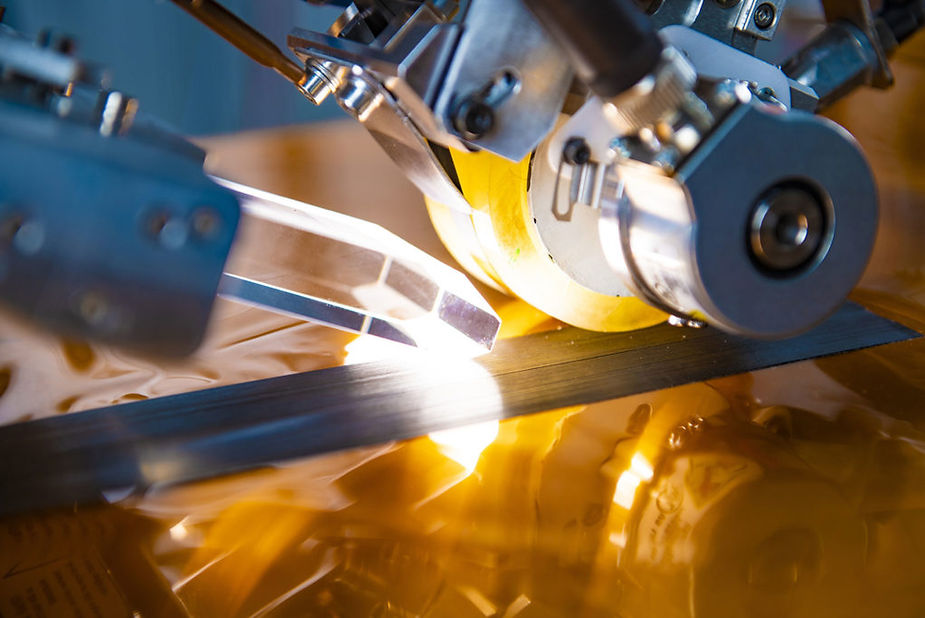 Comparison of rigid vs deformable compaction roller configurations