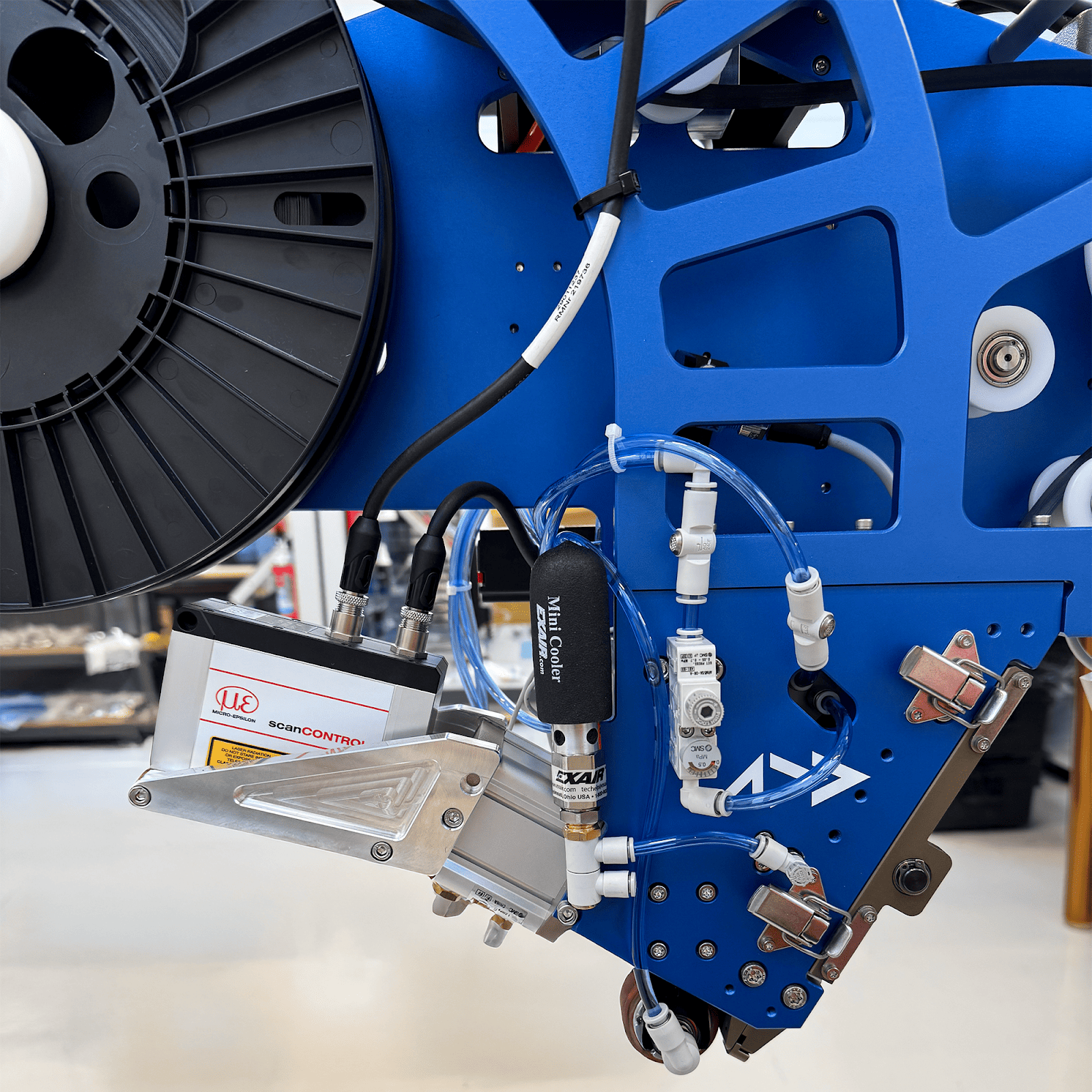 Addcomposites AFP-XS with laser line scanner for defect detection