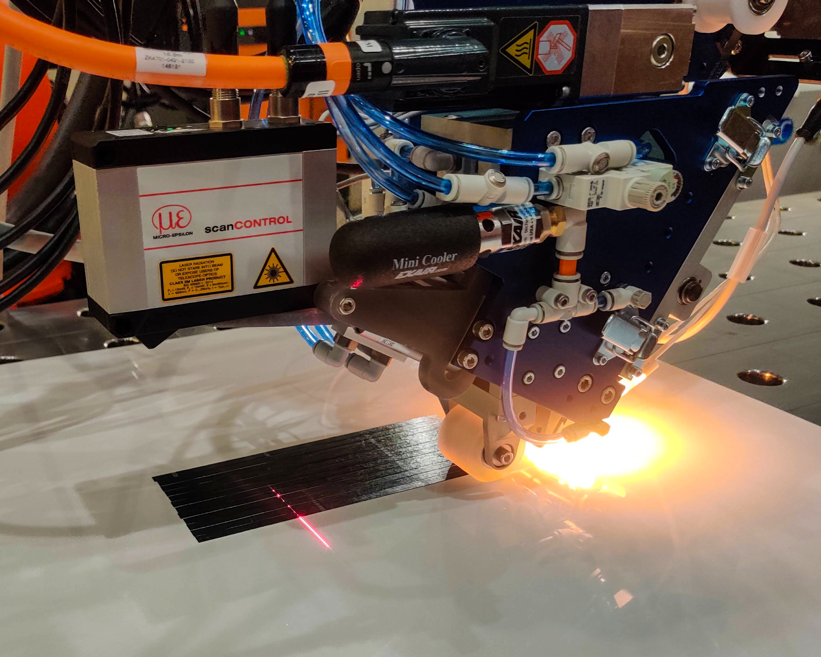 AFP-XS on a KUKA arm with laser heating