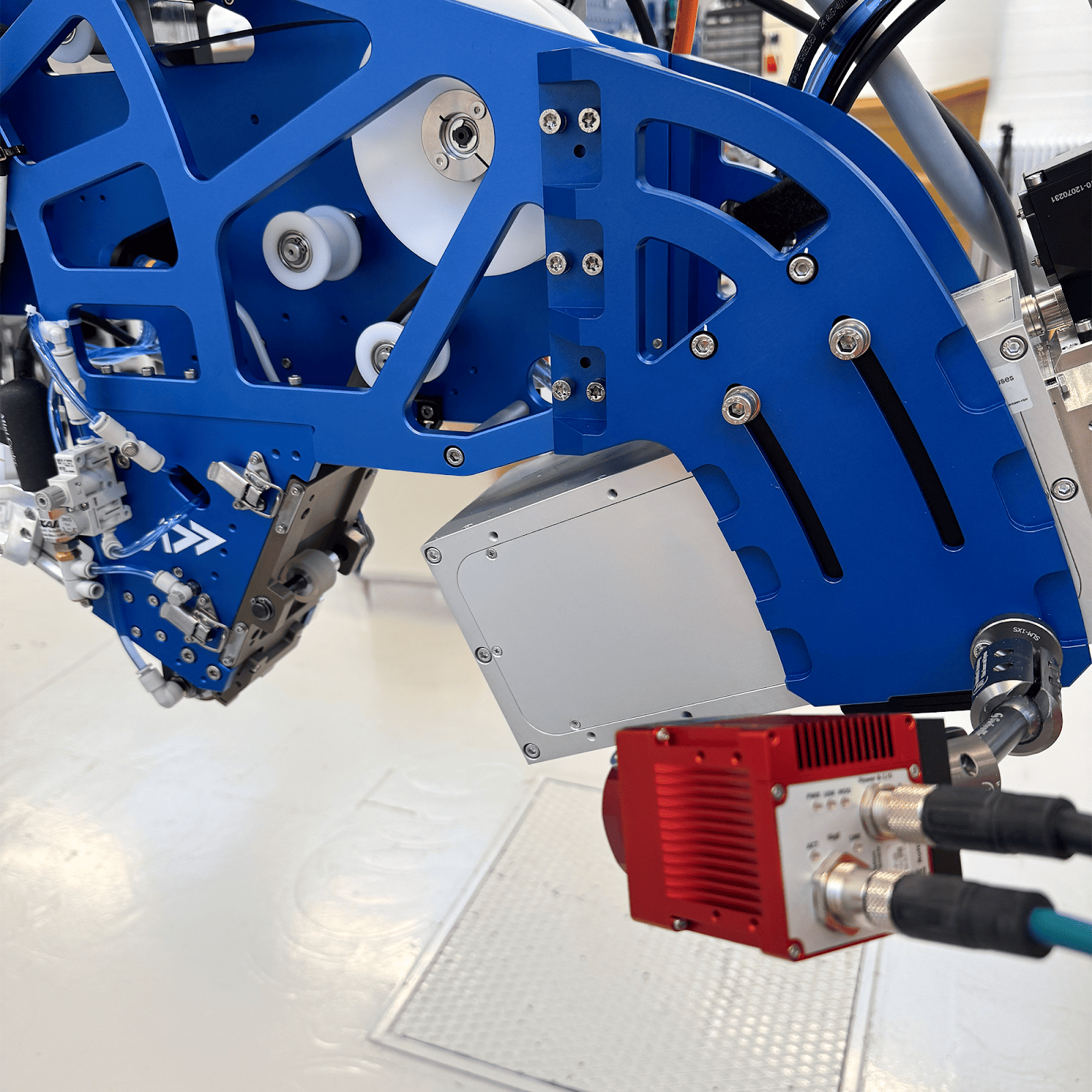 AFP-X head with integrated thermal camera