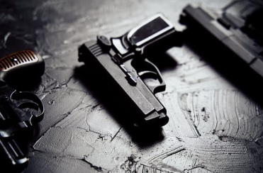 El Poder Ejecutivo promulga la ley 7.411 que regula armas de fuego y explosivos