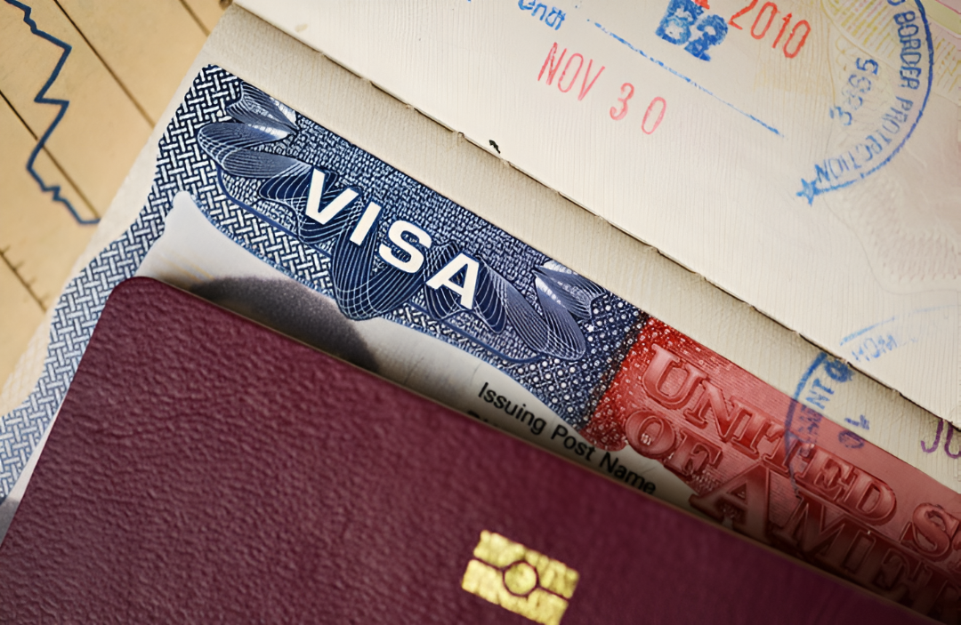 La administración Trump establece tarifa de 100 mil dólares para nuevas solicitudes de visado H-1B