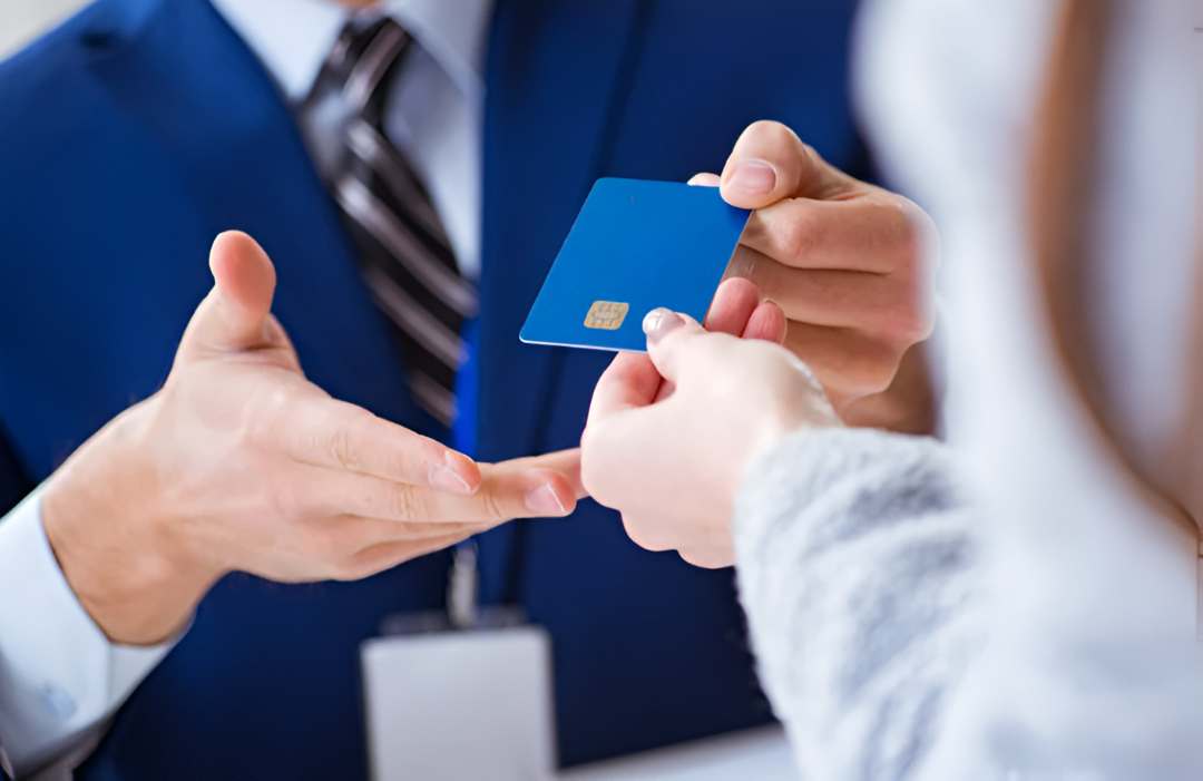 Los paraguayos tienen más de 2,3 millones de tarjetas activas y deben más de 5,3 billones entre todos los bancos