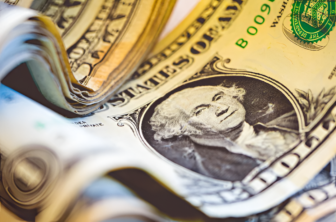 Las proyecciones del dólar recortan el cierre de 2025 y miran más arriba a 2026