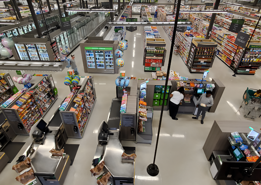 El mes cerró con menos empuje en la industria y más movimiento en comercios y servicios, IMAEP