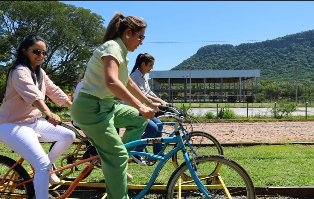 Un proyecto nacional arranca en Paraguarí para convertir rieles olvidados en caminos activos