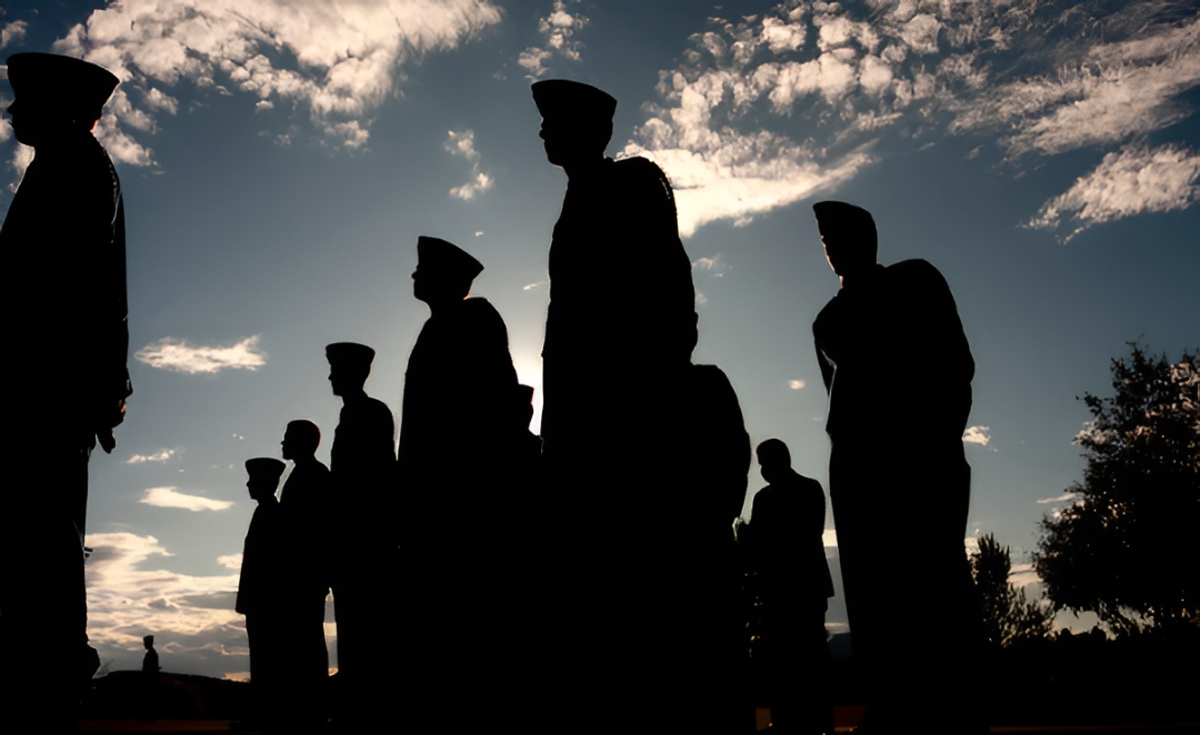 Siete de cada diez policías y militares se jubilaron antes de los 55 años en 2025, las cajas sufren