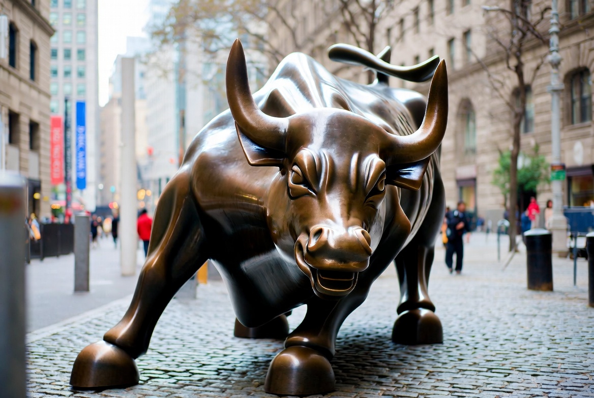 Microsoft arrastra a Wall Street en una jornada de bajas y el petróleo sube a USD 70