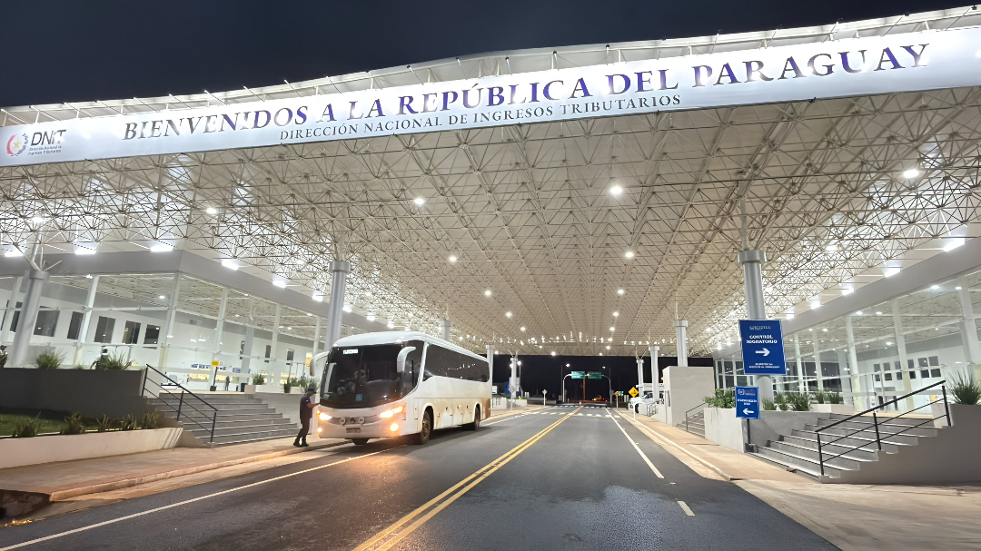 El Puente de la Integración habilita el paso de buses turísticos de 19:00 a 07:00 en circuito cerrado