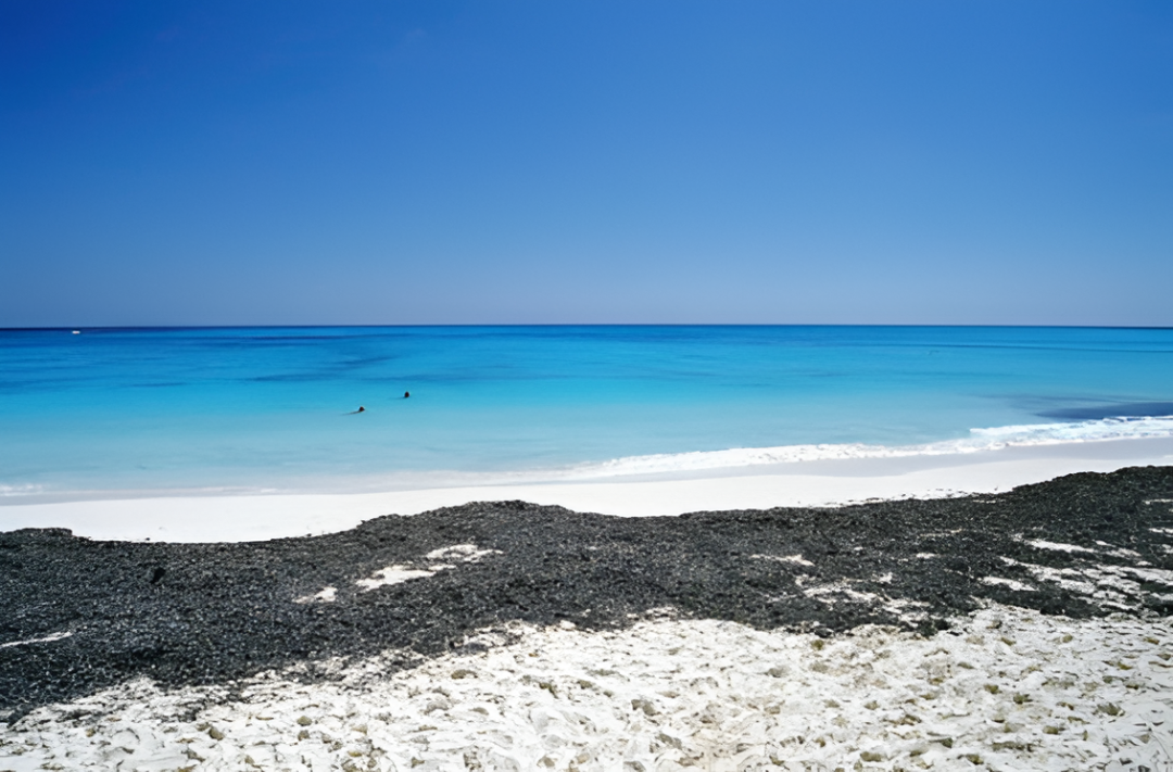 El turismo cubano enfrenta cierres de resorts ante la crisis energética