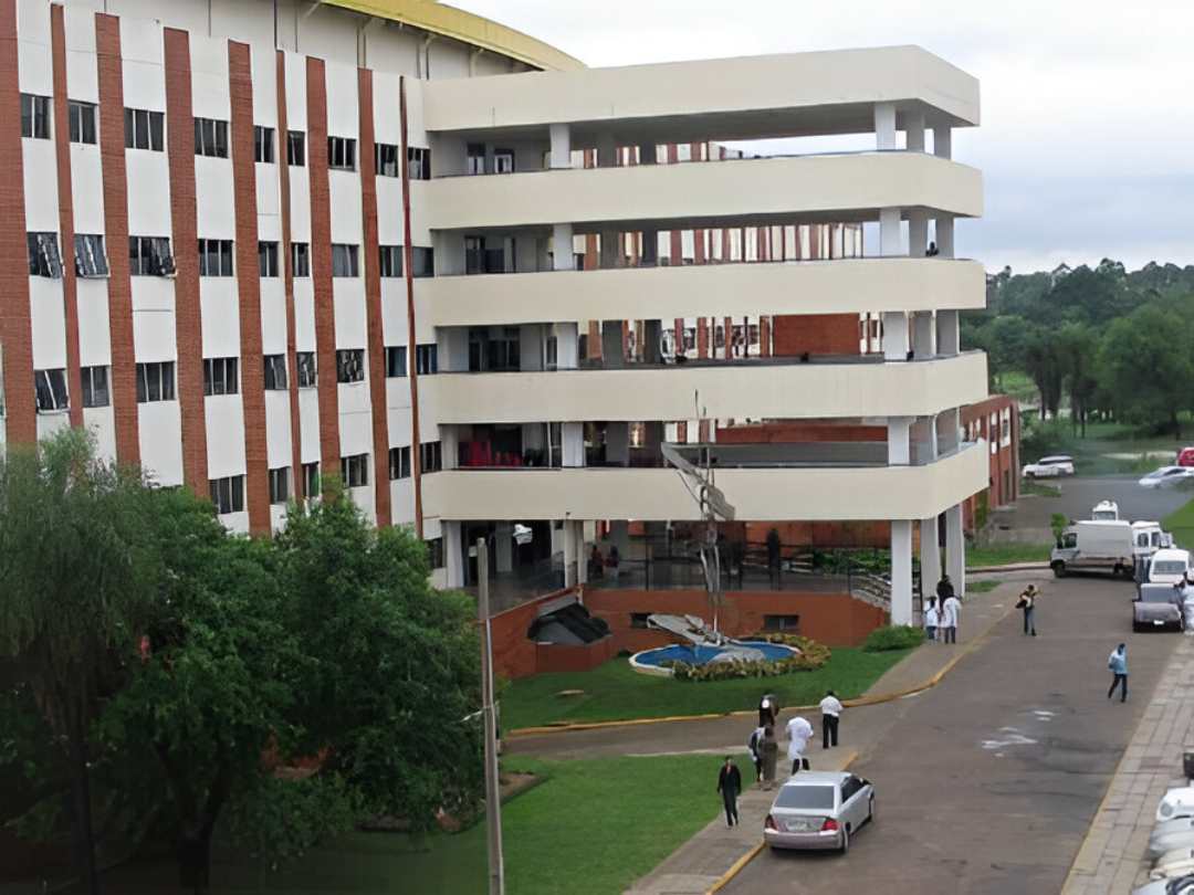 La UNA y el Hospital de Clínicas quedan en paro y frenan clases y atención