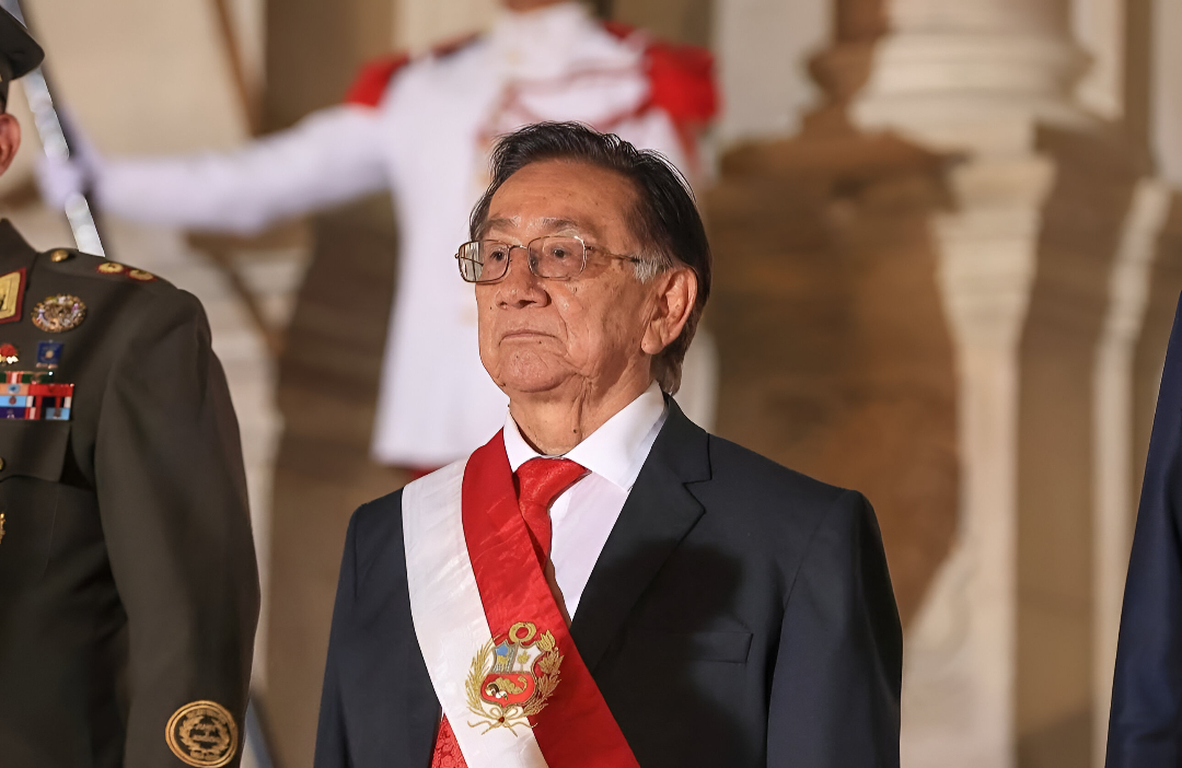 Presidente interino José María Balcázar impulsa acuerdos para garantizar elecciones en Perú
