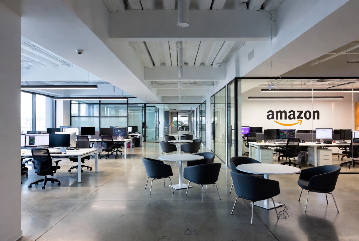 Más de 30.700 empleos perdidos en tecnológicas en 2026 con Amazon a la cabeza