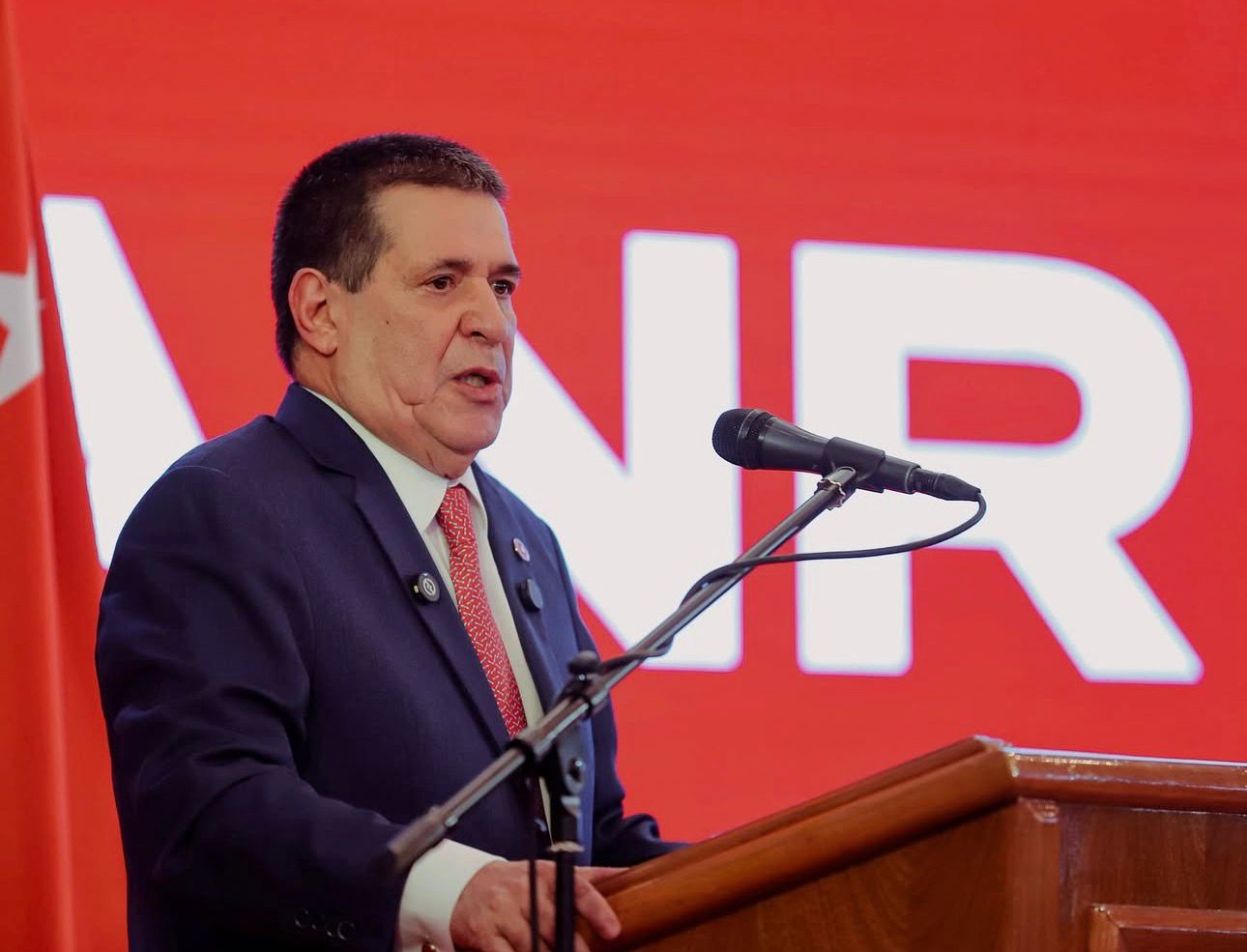 Horacio Cartes fue sometido a implantación de marcapasos tras alteración en el ritmo cardíaco y evoluciona bien