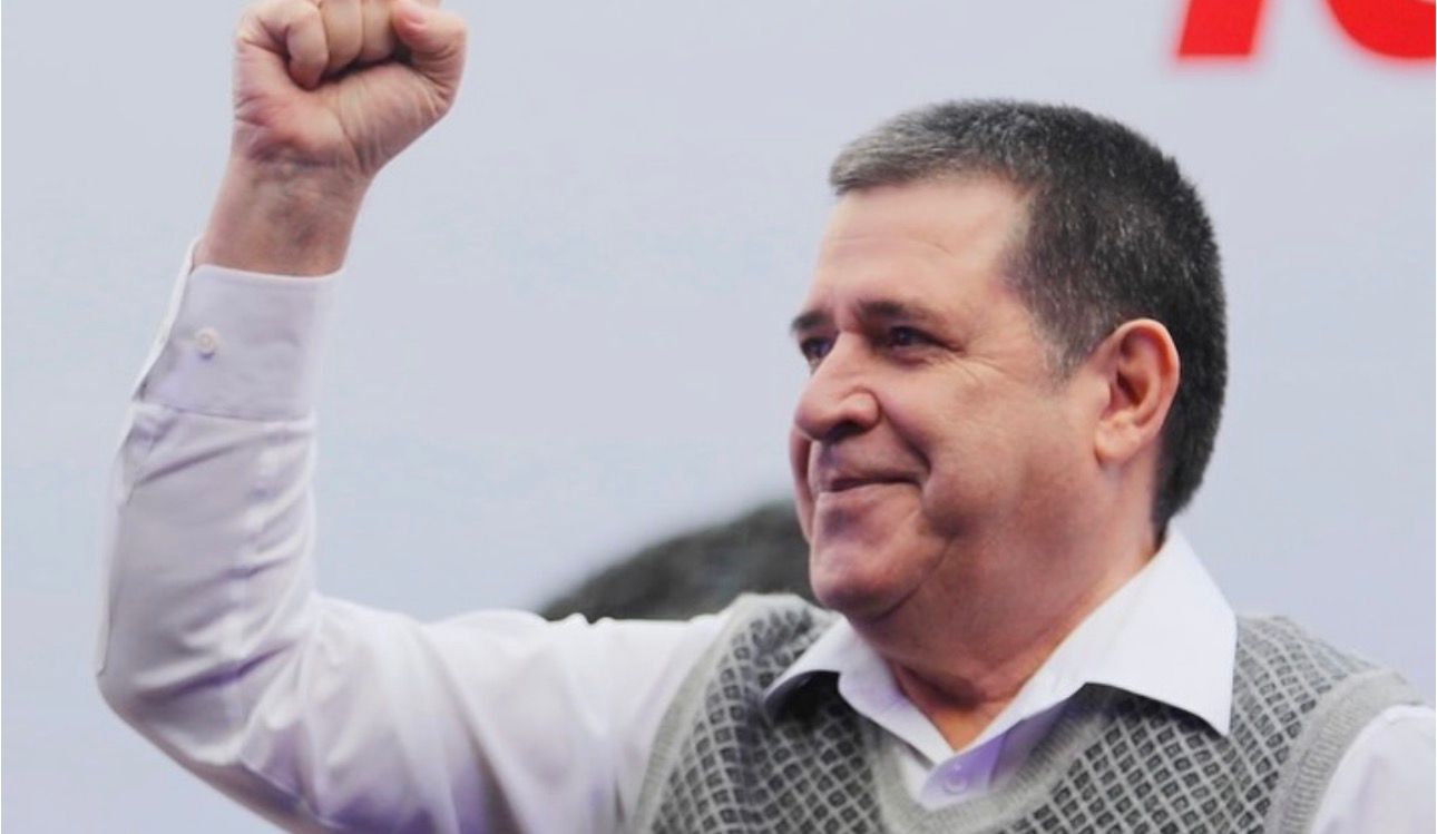 Horacio Cartes recibirá el alta tras cuatro días en terapia y seguirá reposo en su casa